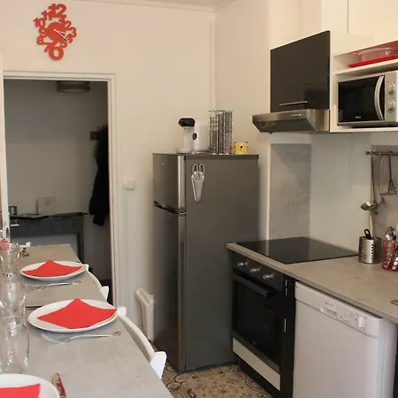 Quai Ouest, Vue Entree Port, Stationnement Gratuit, Lits Faits Pour Votre Arrivee, Serviettes De Toilettes Fournies Apartment